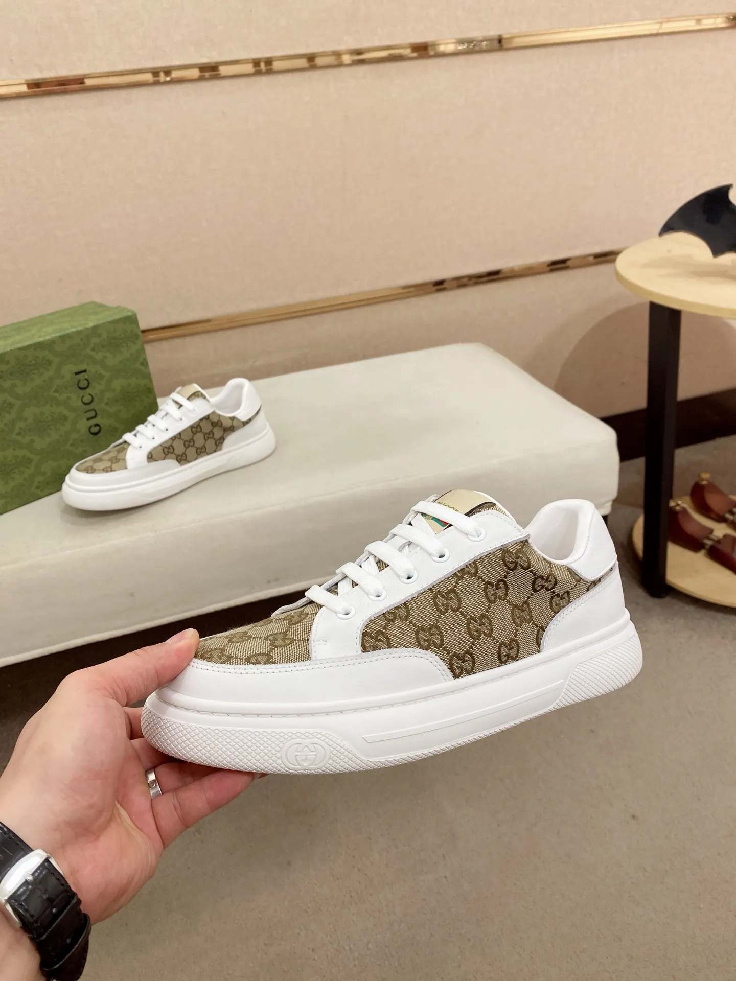 Men's clothing and shoes💰 440💰🇮🇹🇮🇹GUCCI🔍🔍New models are on sale at the same time at counters, uppers🇮🇹 Italian imported first-layer cowhide, fully imported sheepskin lining💪💪, completely 1⃣️ to 1 ⃣️Re-engraved🇮🇹💪💪, ⚠Sole: The original sole is specially provided by the original factory, the exclusive movable molded sole is super comfortable, ⚠The original factory follows the order, 🔍🔍high quality, you can enter and exit the counter at will, welcome to compare⚠. Code number:38-44